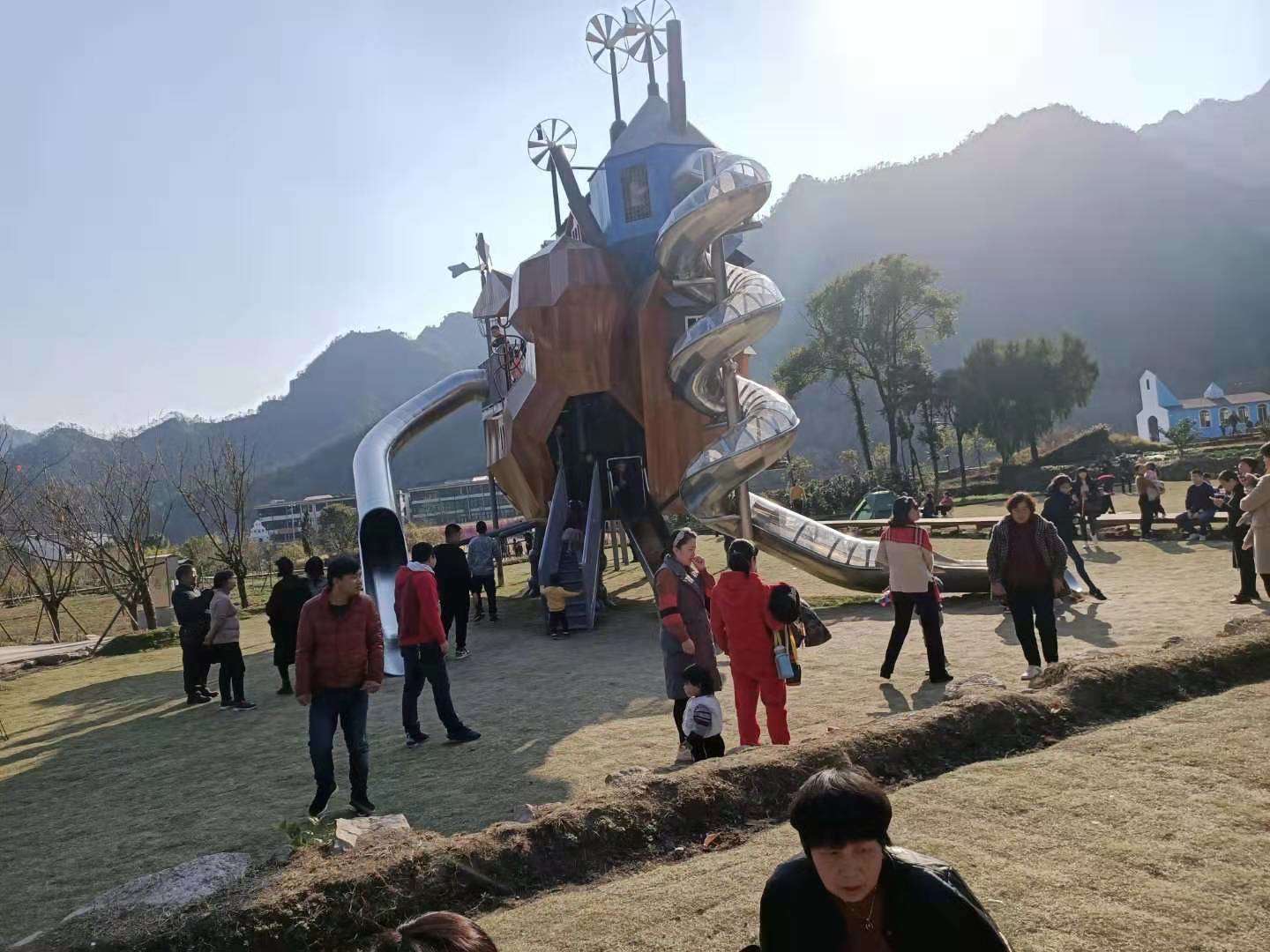 大風(fēng)車木質(zhì)不銹鋼滑梯定制