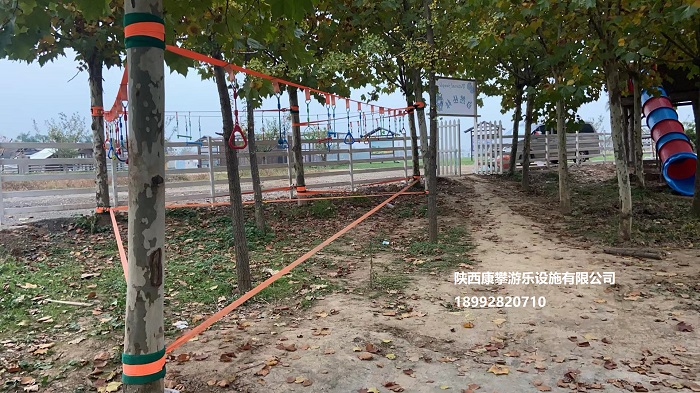 戶外游樂(lè)設(shè)備