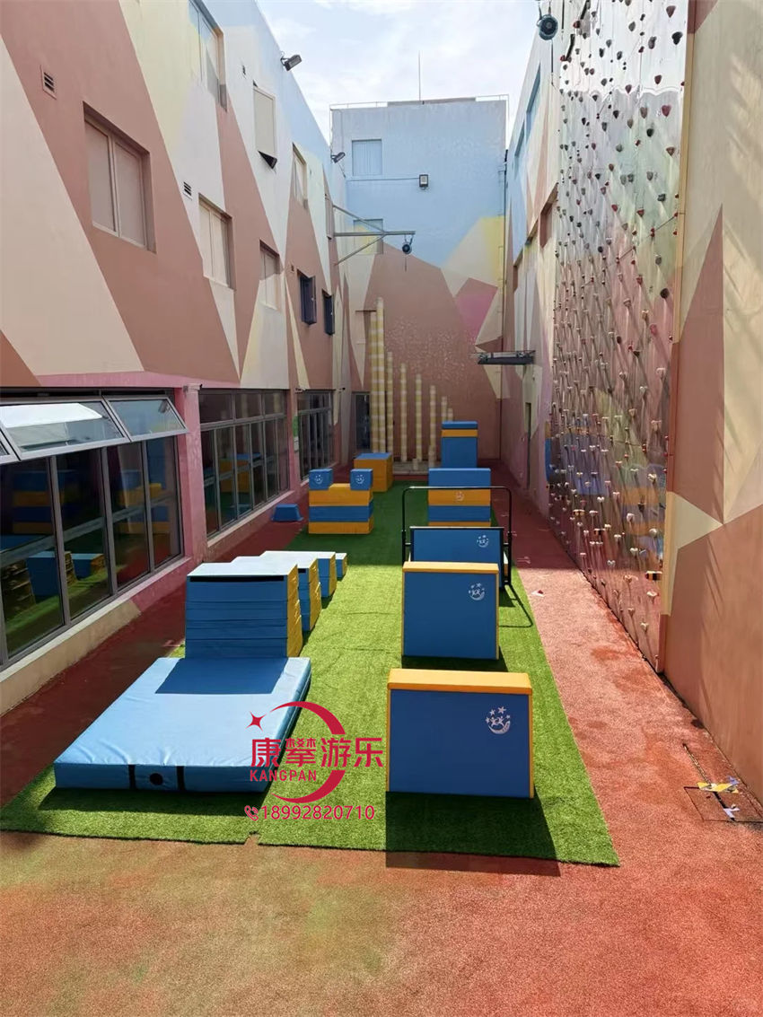 幼兒園戶(hù)外跑酷玩具
