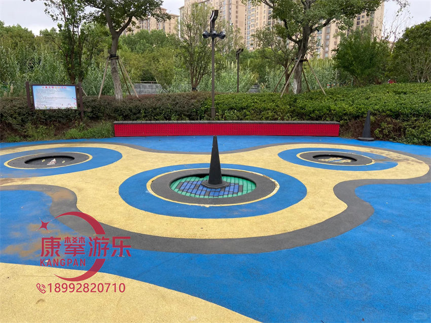 蹦床